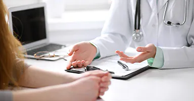 Konsultacja z lekarzem przy chorobach przewlekłych – bezpieczne odchudzanie